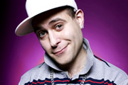 Lee Nelson's Well Good Show. Lee Nelson (Simon Brodkin). Copyright: Avalon Television