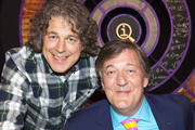 QI. Image shows from L to R: Alan Davies, Stephen Fry. Copyright: TalkbackThames