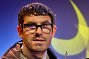 Shooting Stars. Angelos Epithemiou (Dan Skinner). Copyright: Channel X / Pett Productions