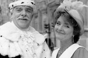 The New Statesman. Image shows from L to R: George Vance (Windsor Davies), Enid Vance (Anna Dawson). Copyright: BBC