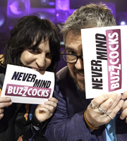 Never Mind The Buzzcocks. Image shows from L to R: Noel Fielding, Phill Jupitus. Copyright: TalkbackThames / BBC