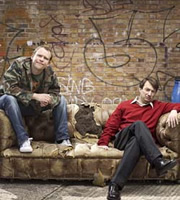 Peep Show. Image shows from L to R: Jeremy Usbourne (Robert Webb), Mark Corrigan (David Mitchell). Copyright: Objective Productions