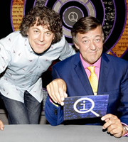 QI. Image shows from L to R: Alan Davies, Stephen Fry. Copyright: TalkbackThames