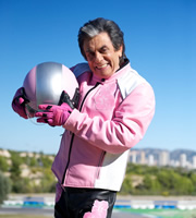 Benidorm. Mr Pink (Melvyn Hayes). Copyright: Tiger Aspect Productions