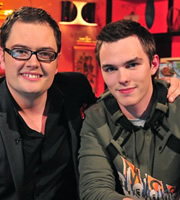 Alan Carr: Chatty Man. Image shows from L to R: Alan Carr, Nicholas Hoult. Copyright: Open Mike Productions