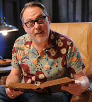 Crackanory. Vic Reeves. Copyright: Tiger Aspect Productions