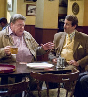 The Green Green Grass. Image shows from L to R: Cliff Cooper (George Wendt), Boycie (John Challis). Copyright: Shazam Productions