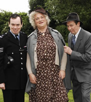 Harry & Paul. Image shows from L to R: Kevin Eldon, Harry Enfield, Paul Whitehouse. Copyright: Tiger Aspect Productions