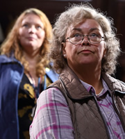 Heading Out. Image shows from L to R: Toria (Joanna Scanlan), Frances (Dawn French). Copyright: Red Production Company / Square Peg TV