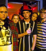 My Mad Fat Diary. Image shows from L to R: Rae Earl (Sharon Rooney), Izzy (Ciara Baxendale), Chop (Jordan Murphy), Chloe (Jodie Comer), Archie (Dan Cohen). Copyright: Tiger Aspect Productions