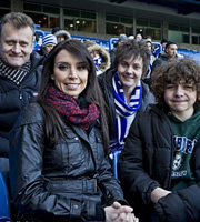 Outnumbered. Image shows from L to R: Pete (Hugh Dennis), Christine Bleakley, Jake (Tyger Drew-Honey), Ben (Daniel Roche). Copyright: Hat Trick Productions