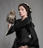Psychobitches. Florence Nightingale (Michelle Gomez). Copyright: Tiger Aspect Productions