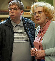 Psychoville. Image shows from L to R: David Sowerbutts (Steve Pemberton), Maureen Sowerbutts (Reece Shearsmith). Copyright: BBC