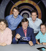 QI. Image shows from L to R: Alan Davies, David Mitchell, Stephen Fry, Rob Brydon, Johnny Vegas. Copyright: TalkbackThames