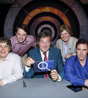 QI. Image shows from L to R: Alan Davies, David Mitchell, Stephen Fry, Sandi Toksvig, Rob Brydon. Copyright: TalkbackThames