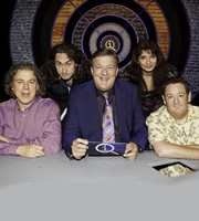 QI. Image shows from L to R: Alan Davies, Ross Noble, Stephen Fry, Shaparak Khorsandi, Johnny Vegas. Copyright: TalkbackThames