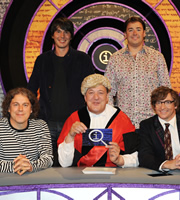 QI. Image shows from L to R: Alan Davies, Brian Cox, Stephen Fry, Jason Manford, Rhys Darby. Copyright: TalkbackThames