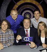 QI. Image shows from L to R: Alan Davies, Tim Vine, Stephen Fry, Rob Brydon, Julia Zemiro. Copyright: TalkbackThames