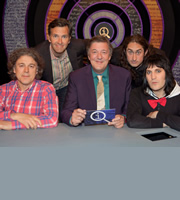 QI. Image shows from L to R: Alan Davies, Colin Lane, Stephen Fry, Ross Noble, Noel Fielding. Copyright: TalkbackThames