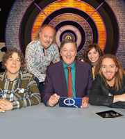 QI. Image shows from L to R: Alan Davies, Bill Bailey, Stephen Fry, Isy Suttie, Tim Minchin. Copyright: TalkbackThames