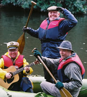 Still Game. Image shows from L to R: Winston Ingram (Paul Riley), Jack Jarvis (Ford Kiernan), Victor McDade (Greg Hemphill). Copyright: The Comedy Unit / Effingee Productions