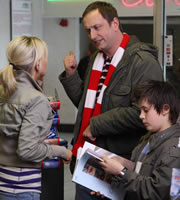 The Cup. Image shows from L to R: Debbie Rossi (Samantha Power), Terry McConnell (Steve Edge), Malky McConnell (Ceallach Spellman). Copyright: Hartswood Films Ltd