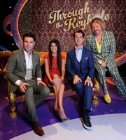 Through The Keyhole. Image shows from L to R: Dave Berry, Natalie Anderson, Jimmy Carr, Leigh Francis. Copyright: Talkback