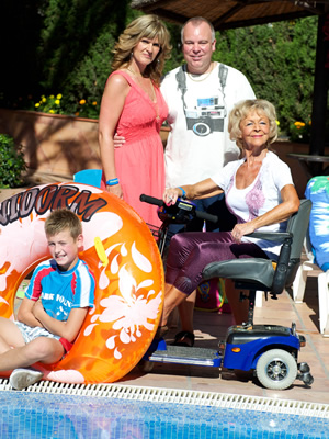 Benidorm. Image shows from L to R: Michael Garvey (Oliver Stokes), Janice Garvey (Siobhan Finneran), Mick Garvey (Steve Pemberton), Madge (Sheila Reid). Copyright: Tiger Aspect Productions