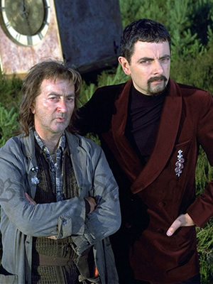 Blackadder. Image shows from L to R: Baldrick (Tony Robinson), Lord Edmund Blackadder V (Rowan Atkinson). Copyright: BBC / Tiger Aspect Productions