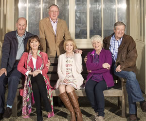 Boomers. Image shows from L to R: John (Russ Abbot), Maureen (Stephanie Beacham), Trevor (James Smith), Carol (Paula Wilcox), Joan (June Whitfield), Alan (Philip Jackson). Copyright: Hat Trick Productions