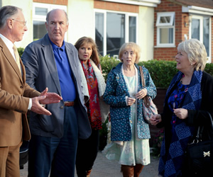 Boomers. Image shows from L to R: Trevor (James Smith), John (Russ Abbot), Maureen (Stephanie Beacham), Carol (Paula Wilcox), Joyce (Alison Steadman). Copyright: Hat Trick Productions