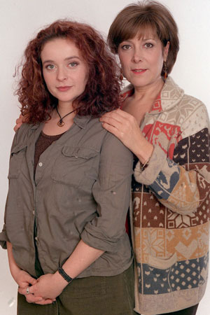 Second Thoughts. Image shows from L to R: Hannah (Julia Sawalha), Faith (Lynda Bellingham). Copyright: London Weekend Television