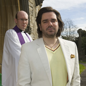 The IT Crowd. Image shows from L to R: Vicar (Alex Macqueen), Douglas Reynholm (Matt Berry). Copyright: TalkbackThames