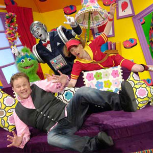 Justin's House. Image shows from L to R: Justin (Justin Fletcher), Robert the Robert (Steven Kynman), Dee Livery (Jane Deane)