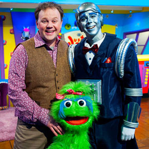 Justin's House. Image shows from L to R: Justin (Justin Fletcher), Robert the Robert (Steven Kynman)