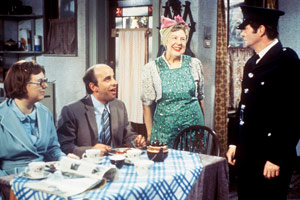 On The Buses. Image shows from L to R: Olive (Anna Karen), Arthur Rudge (Michael Robbins), Mum (Cicely Courtneidge), Stan Butler (Reg Varney). Copyright: London Weekend Television