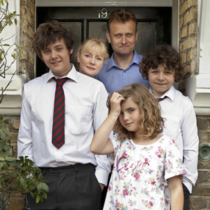 Outnumbered. Image shows from L to R: Jake (Tyger Drew-Honey), Sue (Claire Skinner), Pete (Hugh Dennis), Karen (Ramona Marquez), Ben (Daniel Roche). Copyright: Hat Trick Productions