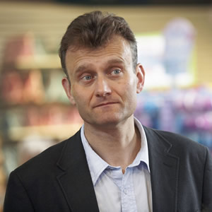 Outnumbered. Pete (Hugh Dennis). Copyright: Hat Trick Productions