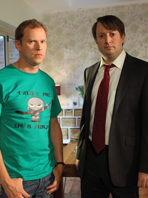 Peep Show. Image shows from L to R: Jeremy Usbourne (Robert Webb), Mark Corrigan (David Mitchell). Copyright: Objective Productions