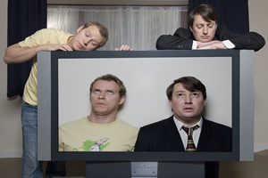 Peep Show. Image shows from L to R: Jeremy Usbourne (Robert Webb), Mark Corrigan (David Mitchell). Copyright: Objective Productions