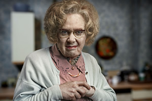 Psychoville. Maureen Sowerbutts (Reece Shearsmith). Copyright: BBC