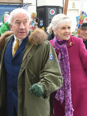 The Rebel. Image shows from L to R: Henry Palmer (Simon Callow), Margaret (Anita Dobson). Copyright: Retort