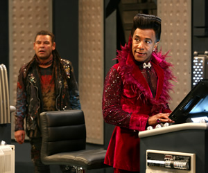 Red Dwarf. Image shows from L to R: Lister (Craig Charles), Cat (Danny John-Jules). Copyright: Grant Naylor Productions / BBC