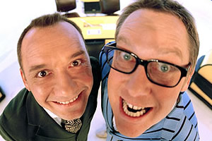 Shooting Stars. Image shows from L to R: Bob Mortimer, Vic Reeves. Copyright: Channel X / Pett Productions