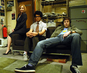 The IT Crowd. Image shows from L to R: Jen (Katherine Parkinson), Moss (Richard Ayoade), Roy (Chris O'Dowd). Copyright: TalkbackThames