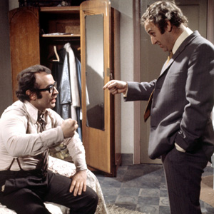 Thick As Thieves. Image shows from L to R: George Dobbs (Bob Hoskins), Stan (John Thaw). Copyright: London Weekend Television