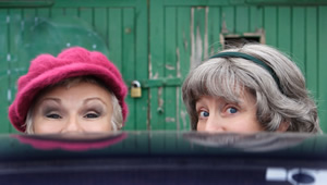 Victoria Wood's Mid Life Christmas. Image shows from L to R: Julie Walters, Victoria Wood. Copyright: Phil McIntyre Entertainment