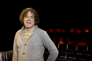 Alan Davies: As Yet Untitled. Alan Davies