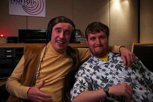 Mid Morning Matters With Alan Partridge. Image shows from L to R: Alan Partridge (Steve Coogan), Sidekick Simon (Tim Key). Copyright: Baby Cow Productions