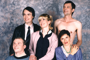 Big Train. Image shows from L to R: Simon Pegg, Kevin Eldon, Julia Davis, Mark Heap, Amelia Bullmore. Copyright: Talkback Productions